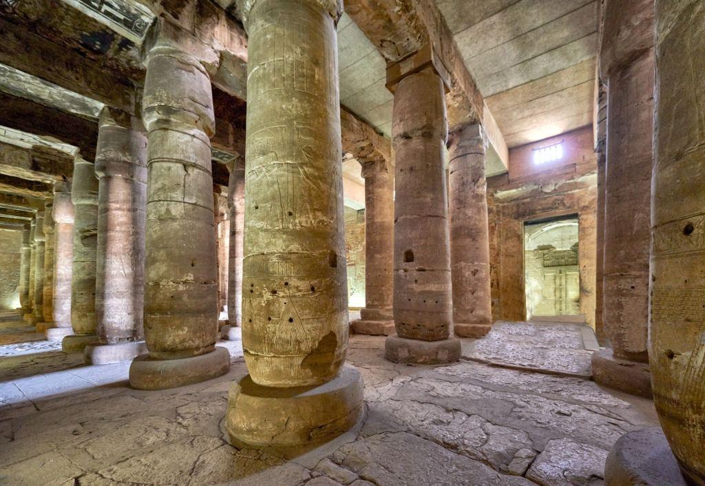 Deuxieme salle hypostyle temple de sethi ier a abydos