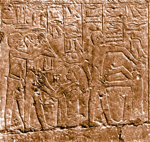 Bas-relief illustrant le rituel de la circoncision Tombeau d'Ankhmahor, Saqqarah (Égypte).